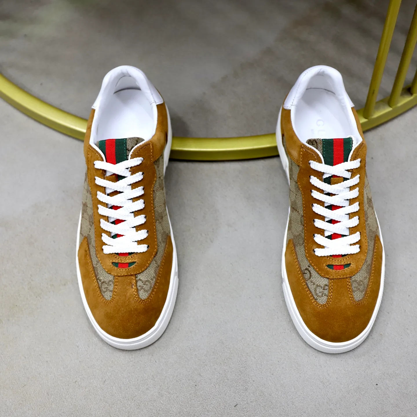 Ex-factory price: 380💰🙅‍♂️🙅‍♂️🙅‍♂️ Brand: Gucci GUCCi Standard code: 38-44 (45 customized) Grade: Same as the official website Material: Original leather splicing Comfortable and breathable sheepskin lining Original wear-resistant outsole Style category: Men's fashionable casual shoes Running sneakers Distinguished luxury brand elements Top luxury Color: actual picture color